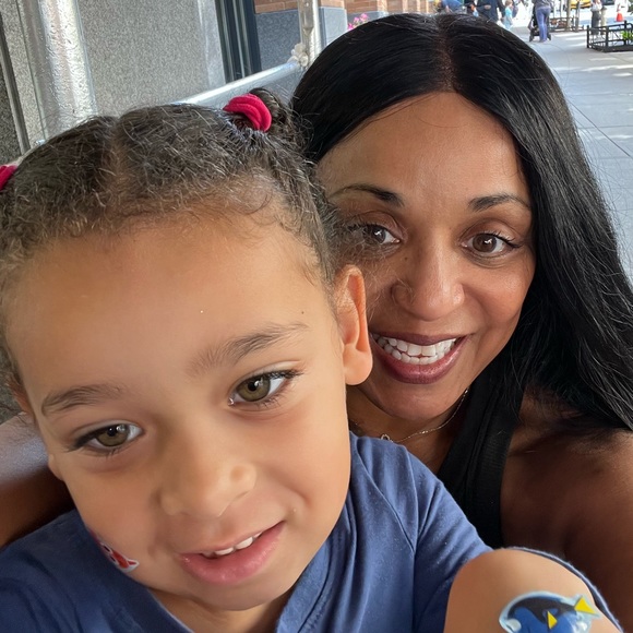 Meet your Posher, Danielia - Picture 1 of 3